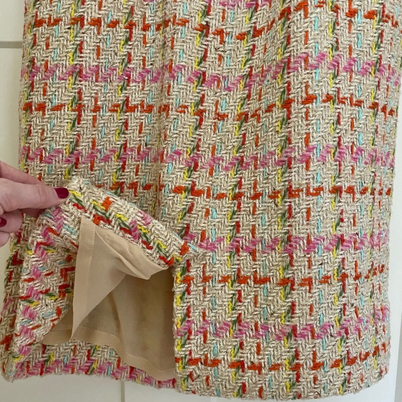 Tweed mini dress with bow detail in the back - Picture 4 of 7